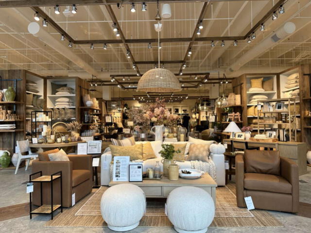 Pottery Barn es una de las tiendas de muebles más populares en Estados Unidos. Foto: FFXnow    