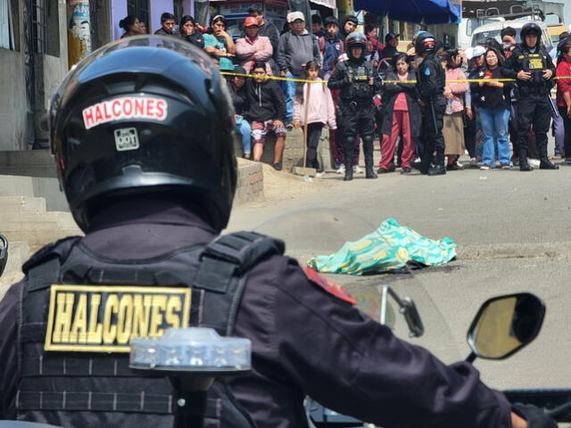  Equipo PNP de los Halcones, notificaron sobre el hecho para realizar el levantamiento del cadáver. Foto: LR.   