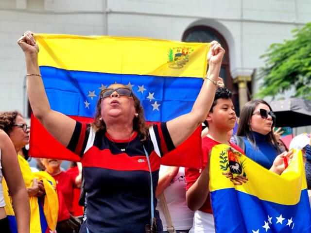  Protestas frente a la Embajada de Venezuela en Perú. Foto: Fiorella Alvarado/URPI-LR   