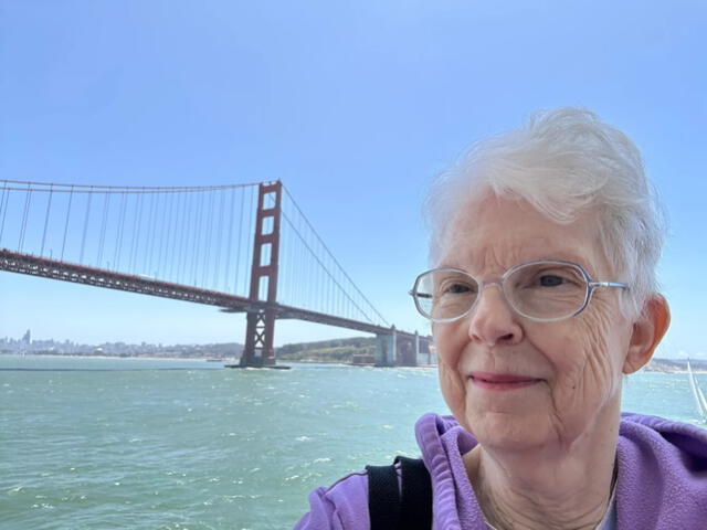 Sharon Lane comparte su felicidad cerca al puente Golden Gate, mientras el 'Odyssey' aún no abandona Estados Unidos. Foto: Cortesía Sharon Lane para CNN Sharon Lane comparte su felicidad cerca al puente Golden Gate, mientras el 'Odyssey' aún no abandona Estados Unidos. Foto: Cortesía Sharon Lane para CNN