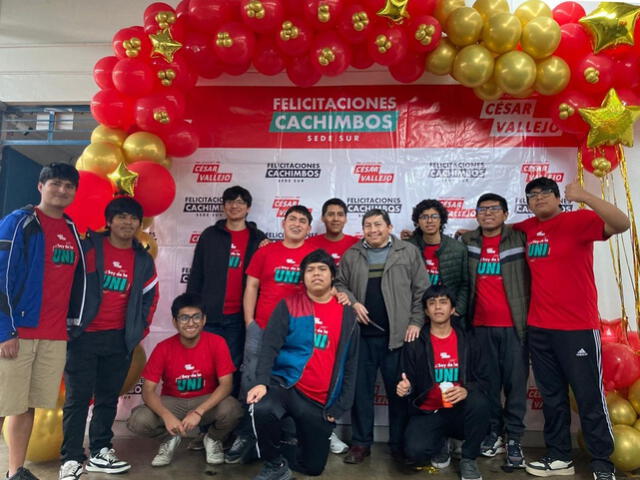  Fiesta de cachimbos de la Academia César Vallejo. Foto: La República.   