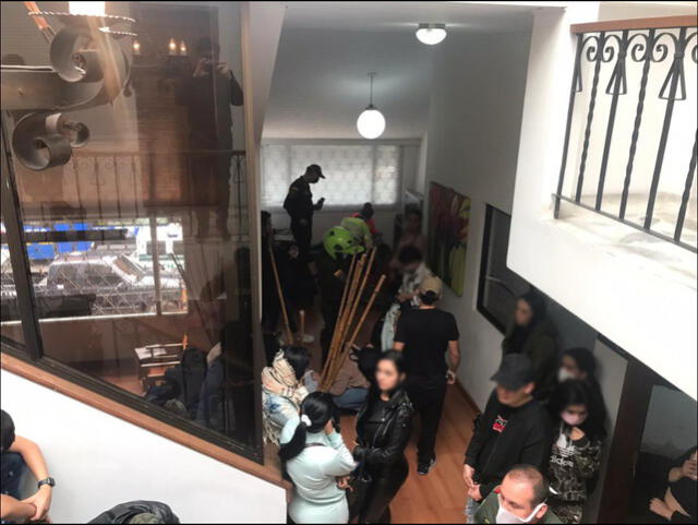 Fiesta durante cuarentena en Colombia Fiesta durante cuarentena en Colombia