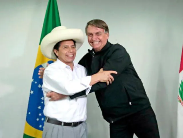 Jair Bolsonaro y Pedro Castillo posaron juntos tras una serie de acuerdos suscritos entre ambos países. Foto: Presidencia