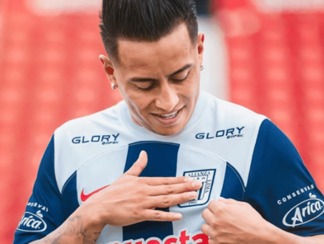 Christian Cueva estampó su firma en el cuadro blanquiazul tras estar ocho años jugando en el exterior. Foto: difusión   