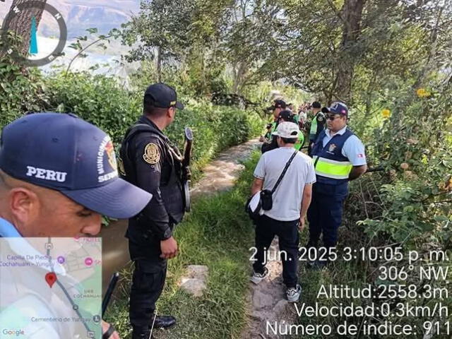 Vecinos de la zona alertaron a las autoridades tras al hallazgo. Foto: Medios locales   