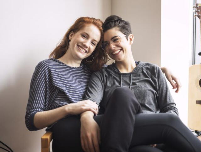 Las personas que nacieron con rasgos biológicos de mujer y gustan de otras mujeres, se consideran lesbianas. (Foto: El País)