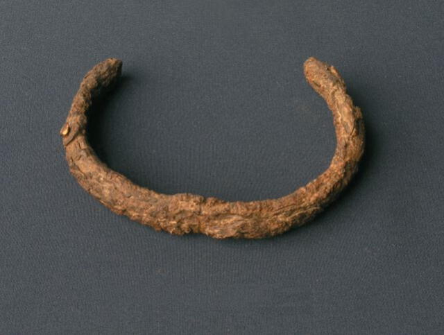  La pulsera de hierro mide 8,5 centímetros de ancho. Foto: Museo Villena   