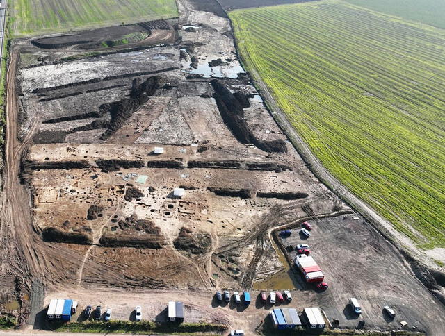 Vista aérea del asentamiento celta, Hradec Králové, República Checa. Foto: Archaelogy Magazine Vista aérea del asentamiento celta, Hradec Králové, República Checa. Foto: Archaelogy Magazine