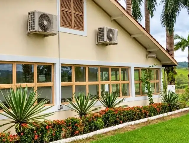 La finca de Pelé contaba con tres piscinas, dos capillas, salones de fiestas y juegos. Foto: Casa Morumbí Imóveis