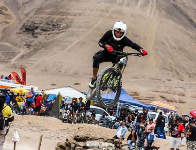 Julio Guzman también práctica el ciclismo de monstaña, Foto: Instagram/julio.guzman.61