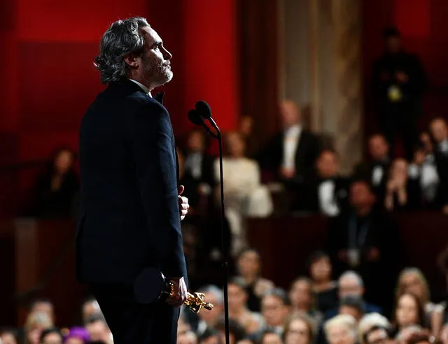 Joaquin Phoenix dando su discurso en los Oscar 2020.