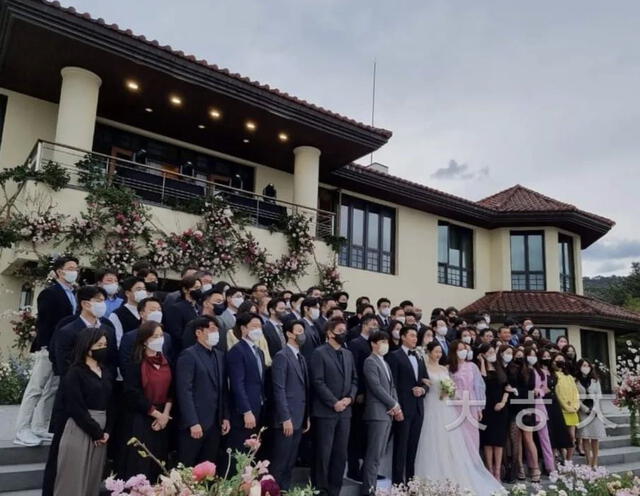 Foto grupal en la boda de Hyun Bin y Son Ye Jin. Foto: Twitter