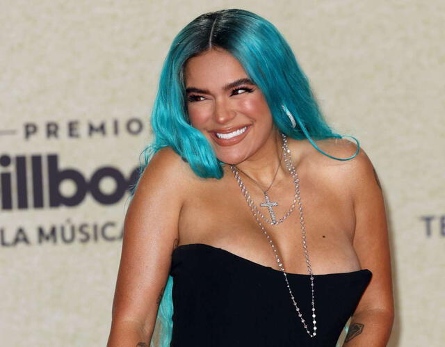 Karol G no soportó que tres de sus fanáticos desentonaran en su concierto. Foto: Getty Images.