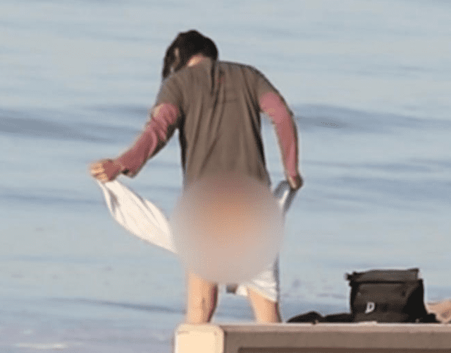 Keanu Reeves es captado desnudo en playa de California