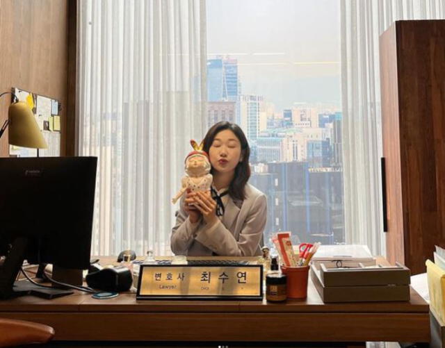 Ha Yoon Kyung es Choi Su Yeon en "Woo, una abogada extraordinaria". Foto: Instagram
