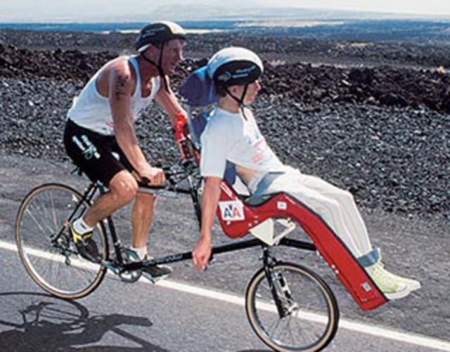 El 'Equipo Hoyt' también participó de ciclismos.