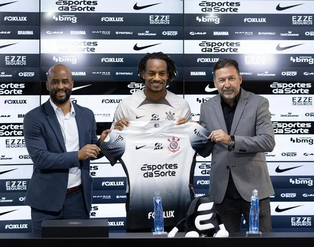  André Carrillo llegó al equipo más popular de Sao Paulo: Corinthians. Foto: Corinthians/Facebook   