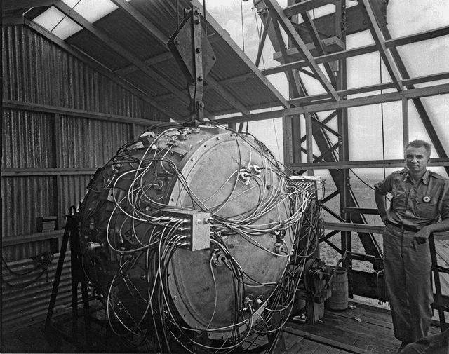  El dipositivo nuclear Gadget, el arma de la prueba Trinity. Foto: Atomic Archive   