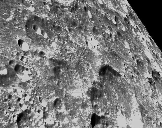 La nave Orión hizo su mayor acercamiento a la Luna el pasado lunes 21, en su sexto día de viaje. Foto: NASA