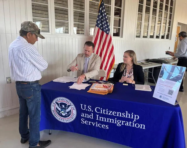El USCIS procesa una amplia variedad de peticiones, desde solicitudes familiares hasta peticiones basadas en el empleo. Foto: USCIS El USCIS procesa una amplia variedad de peticiones, desde solicitudes familiares hasta peticiones basadas en el empleo. Foto: USCIS