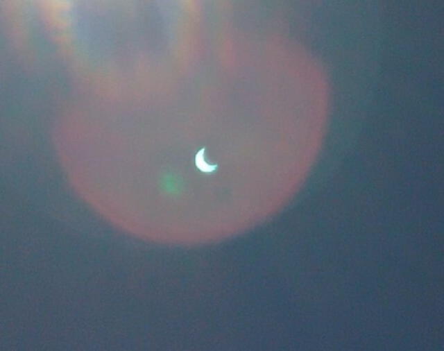 La aparición del eclipse solar fue la mayor tendencia en redes sociales del 14 de octubre. Foto: 'X'   