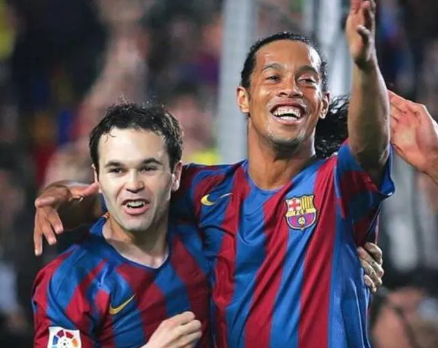 Andrés Iniesta ganó su primera liga junto con Ronaldinho.