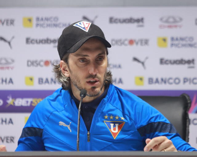 Luis Zubeldía pidió el fichaje de Paolo Guerrero para la Copa Sudamericana. Foto: LDU Quito.   