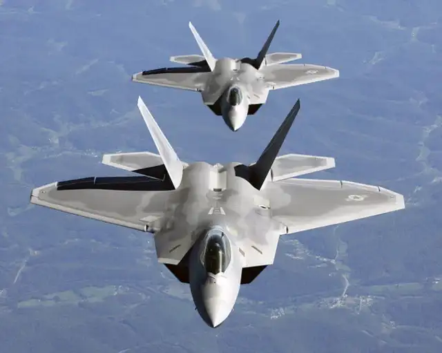El F-22 Raptor tiene más de un millón de líneas de código en sus sistemas. Foto: difusión   