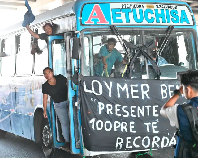 Etuchisa presente en el paro de transportistas tras asesinato de chofer de su línea en abril de este 2025. Foto: LR Etuchisa presente en el paro de transportistas tras asesinato de chofer de su línea en abril de este 2025. Foto: LR