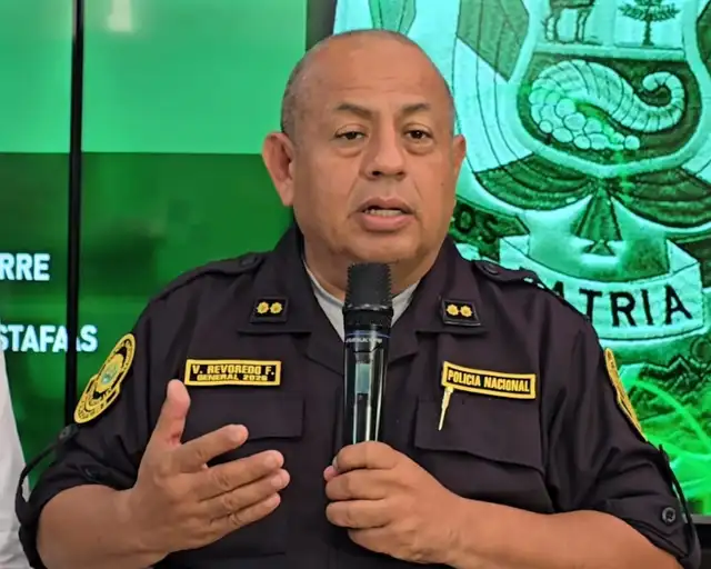 General anunció medidas para cubrir el déficit del personal policial. Foto: Silvana Quiñonez