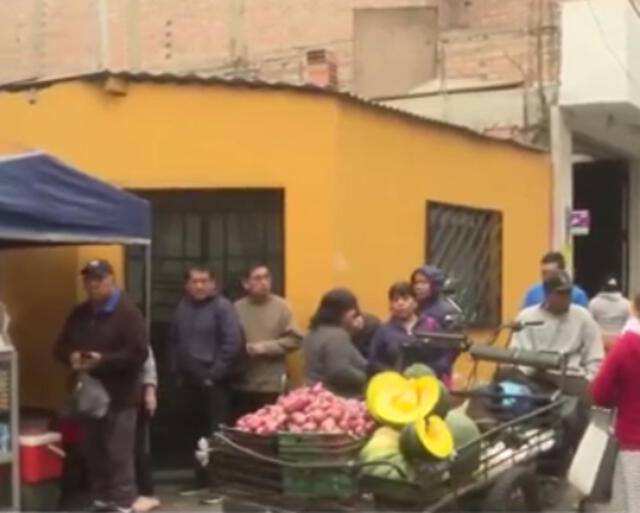 En el lugar denunciaron la inoperancia de la Policía Nacional del Perú. Foto: Captura America Noticias   