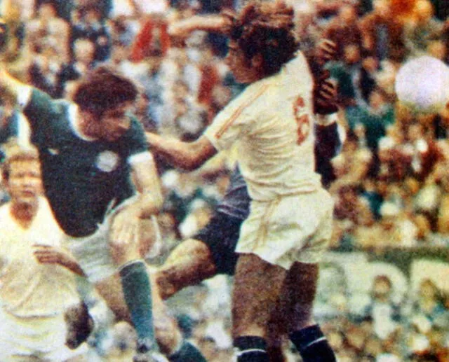 Universitario y Palmeiras disputando el partido por Copa Libertadores en 1979. Foto: difusión