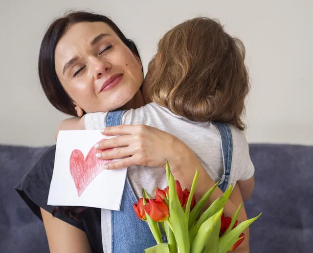 Dedica las mejores imágenes y mensajes a mamá en su día. Foto: difusión   