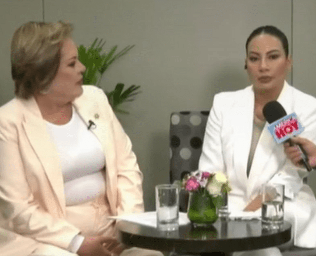  Pamela López apareció junto a su representante legal frente a las cámaras de América TV. Foto: América TV  