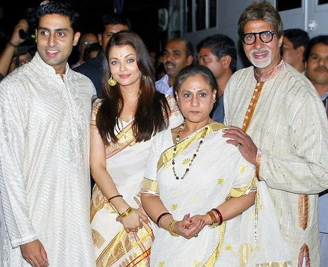 Abhishek Bachchan, Aishwara Rai, Jaya Bachchan y Amitabh Bachchan. Foto: Twitter