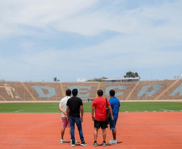  Christian Yaipén y sus hermanos planificando sus conciertos en el Estadio San Marcos. Foto: Instagram/Grupo 5 