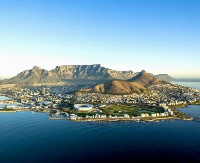 La metrópolis sudafricana de Ciudad del Cabo logró posicionarse en el segundo lugar del ranking de Time Out. Foto: NatGeo    