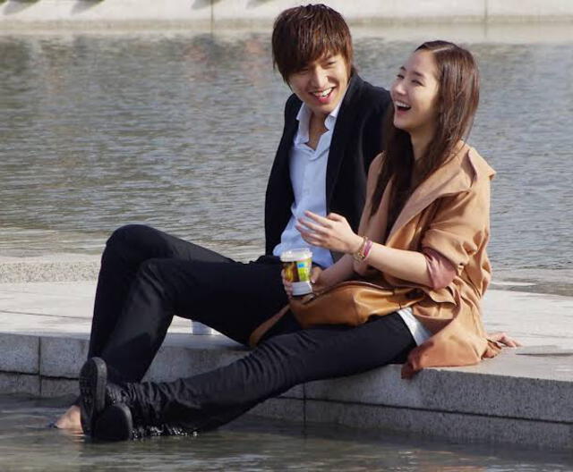 Poco después de las filmaciones de City Hunter, Lee Min Ho y Park Min Young empezaron a salir oficialmente.