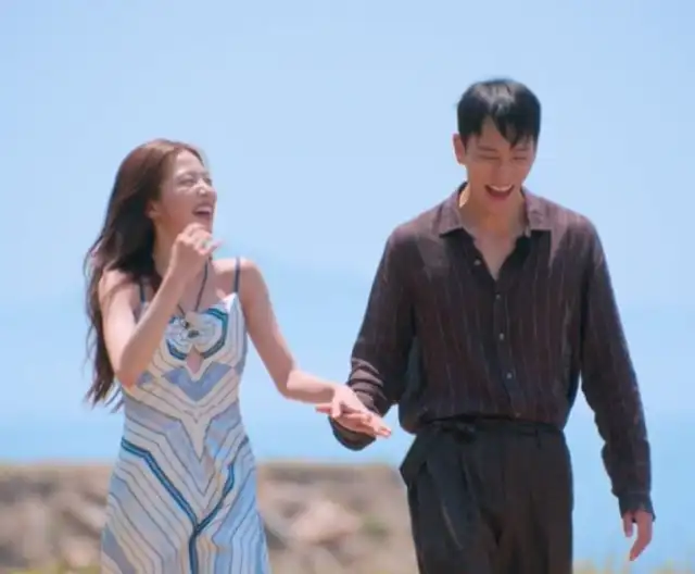 Jae-jin y Joo-young en final de 'Cielo para dos', temporada 5. Foto: Netflix   