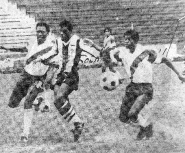 Mathey en un duelo ante Alianza Lima en 1990. Foto: Diario La Crónica   