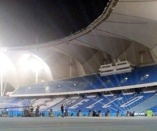 El tifo de bienvenida a Neymar en las gradas del Estadio Rey Fahd. Foto: MnbrAlhilal   