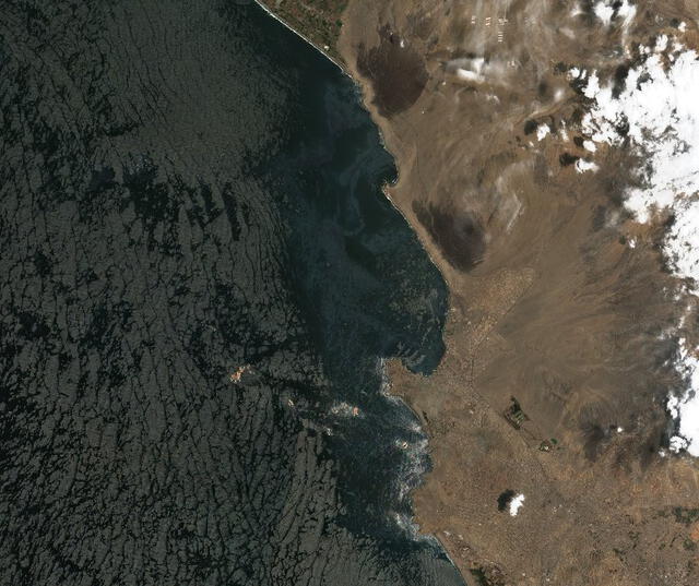 Imagen satelital del crudo en el mar peruano. Foto: cortesía David Fairlie.