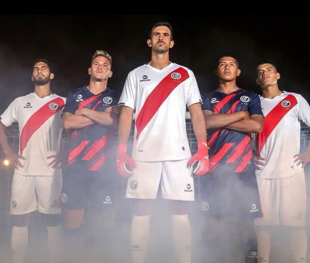 Esta es la tercera temporada que Melián vestirá la camiseta de Municipal. Foto: Instagram