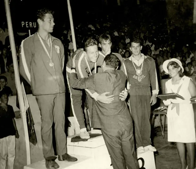  Johnny Bello siempre en el podio. Foto: Difusión.    