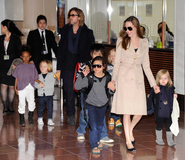Brad Pitt, Angelina Jolie y sus hijos