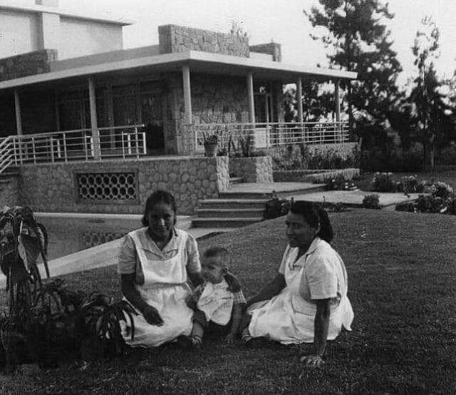  Captura fotográfica (década de 1960) de la casa de campo del Fundo La Basilia, propiedad de la familia Nicolini, quienes eran dueños de la Hacienda Flores (valle de Lurigancho). Foto: LF Hug (publicado en el grupo "Lima: de las antiguas haciendas al desarrollo urbano")/David Reyes/Facebook   