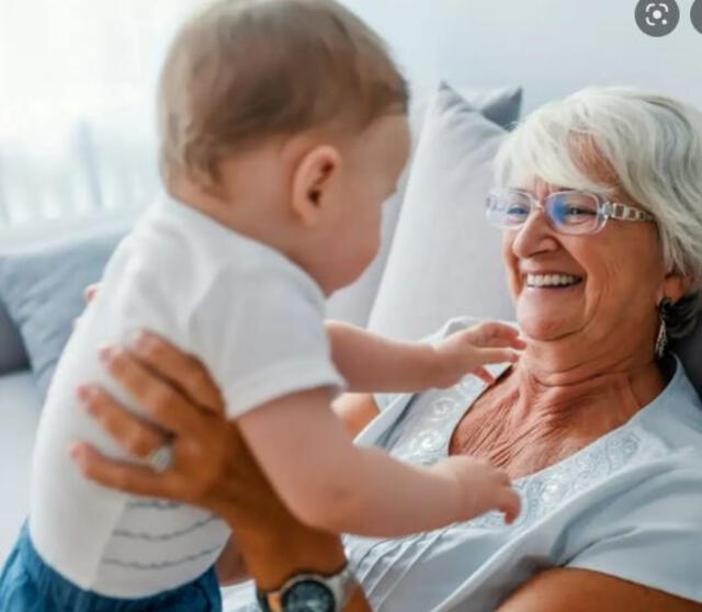Una abuela es una segunda madre. Foto: Shutterstock.