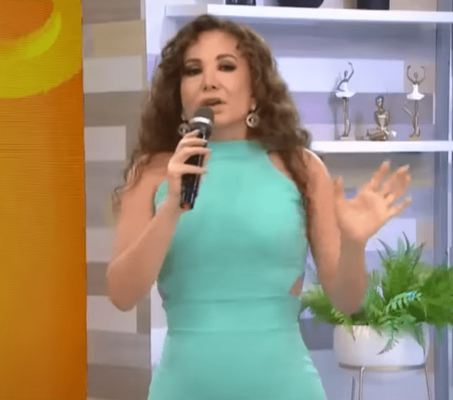 Janet Barboza buscó evitar un malentendido entre Christian Domínguez y Lizbeth Cueva. Foto: captura América TV   