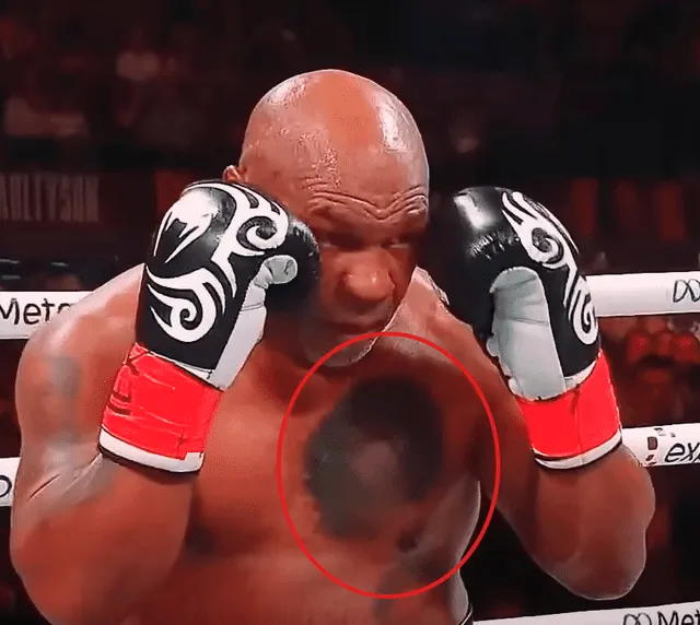 <em> Mike Tyson en la pelea contra Jake Paul. Foto: captura de YouTube.</em>   