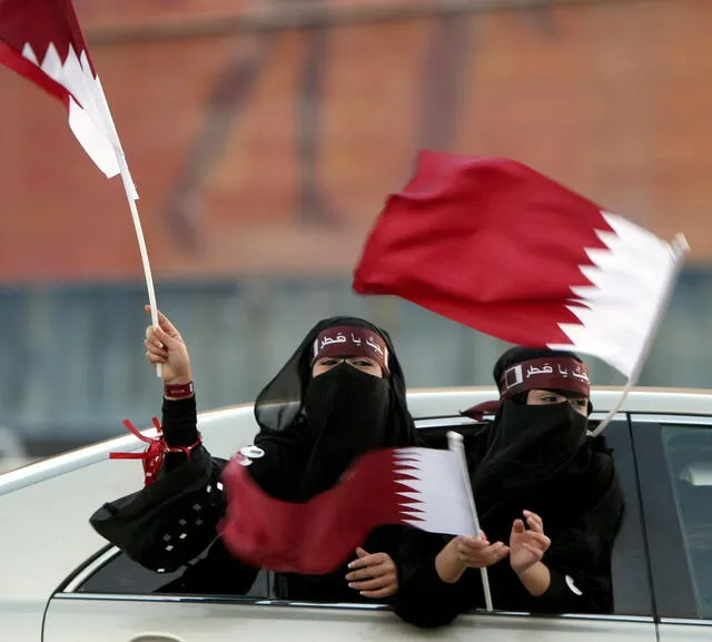 Mujeres en Qatar celebraron la elección de su país en 2010, como sede del Mundial de fútbol del 2022. Foto: AFP